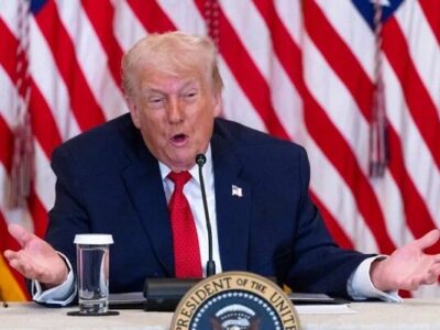 ترامپ: تعرفه واردات از همه کشورها به ۱۵ درصد افزایش یافت