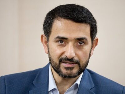 تصاویر چند تن از سران اروپایی در صحن مجلس پاره شد