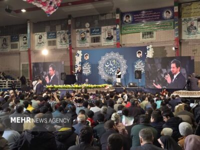 جشن ۱۲ هزار نفری «در پناه زمان» در مشهد