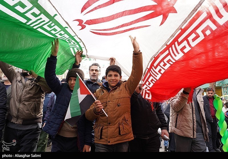 حاشیه‌نگاری 22 بهمن؛ سوزاندن قرآن، توهین به همه ملت ایران است + فیلم