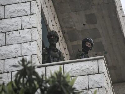 حمله شهرک نشینان صهیونیست به فعالان صلح خارجی در نابلس