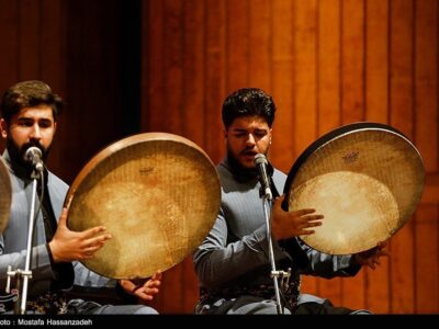 دف نوازان کردستان شب آئین هنر و موسیقی را آغاز کردند