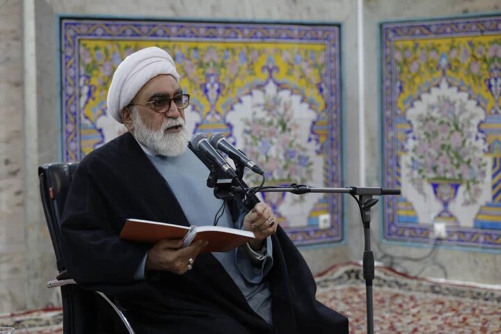 روحانیت در خط مقدم دفاع فکری و فرهنگی از انقلاب هستند