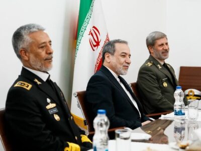 سرلشکر حاتمی: دیپلماسی و دفاع در یک میدان مشترک هستند