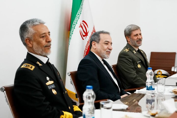 سرلشکر حاتمی: دیپلماسی و دفاع در یک میدان مشترک هستند