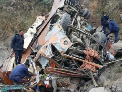 سقوط اتوبوسی به دره در نپال؛ ۱۹ نفر کشته و ۲۵ تن زخمی شدند