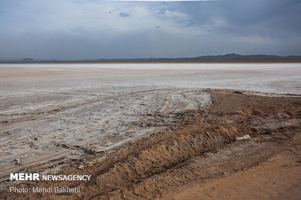 سودای «لیتیوم» و شوربختی دریاچه نمک؛ میراث ملی زیرتیغ شهرک شیمیایی است