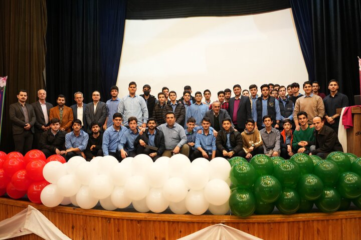 صادقی: تجلیل از دانش‌آموزان موفق انگیزه نسل نوجوان را تقویت می‌کند