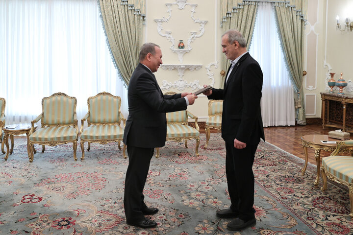 ظرفیتهای ترانزیتی میتواندپیوندهای اقتصادی تهران وآستانه را تقویت کند