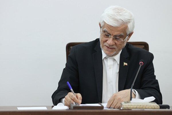 عارف: دولت را از اولین روز در شرایط جنگی اداره کردهایم