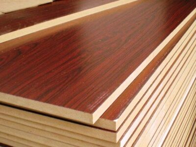 علینقیان‌پور: انبار ۱۵۰ میلیاردی ام‌دی‌اف قاچاق در خمینی‌شهر کشف شد