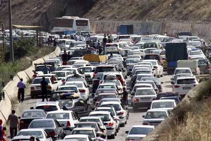 مرادی: ترافیک در محورهای خروجی گیلان نیمه سنگین است