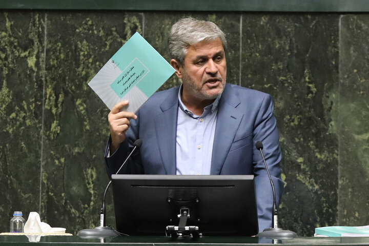 مردم نگران قیمت نان نباشند؛ مجلس آرد و گندم را گران نکرده است