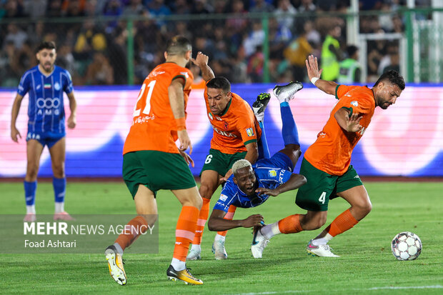 مس – استقلال؛ حمله به صدر بدون ساپینتو/ روز سخت تراکتور در مرداب انزلی