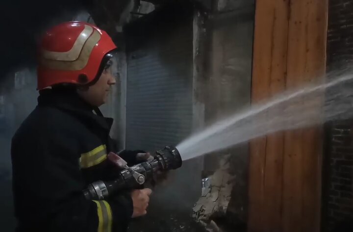 مومنی: آتشسوزی جزئی در پیاده راه فرهنگی رشت مهار شد