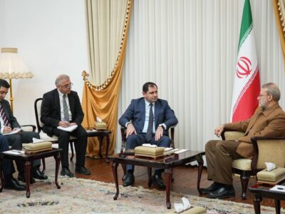 وزیر دفاع ارمنستان با لاریجانی دیدار کرد