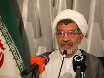 وقتی جامعه از وحی فاصله می‌گیرد، عقل به اسارت سیاست درمی‌آید