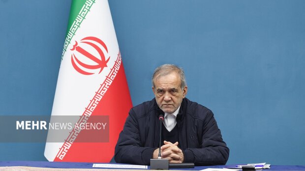 پزشکیان: روزانه ۱۷ میلیون دلار از ثروت ملی با سوزاندن گاز هدر می‌رود