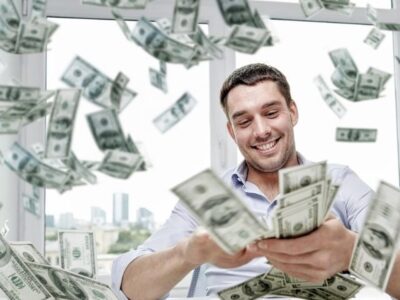 پولدارترین فرد جهان چقدر درآمد دارد و چند دلار پول دارد؟