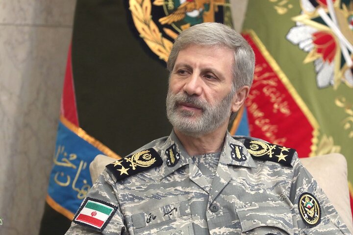 پیام فرمانده کل ارتش به مناسبت شهادت سرهنگ خلبان مهدی فیروزمند