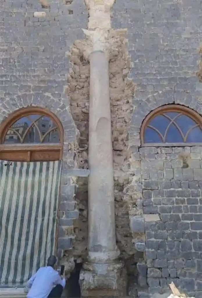 کشف بقایای معبد ۲ هزار ساله در یک مسجد کشف بقایای معبد ۲ هزار ساله در یک مسجد