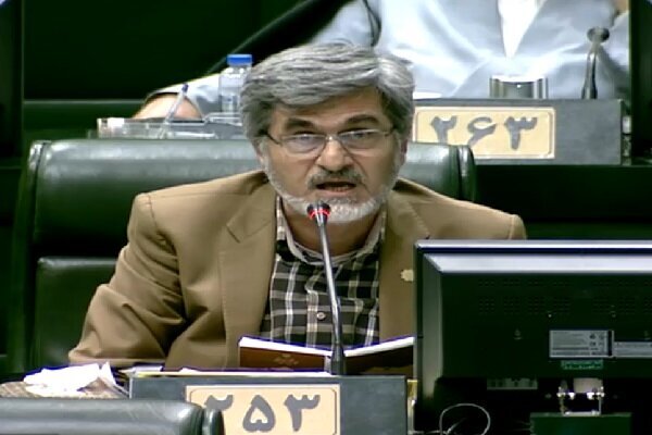 کوچک‌زاده خواستار برخورد با سایت جماران شد