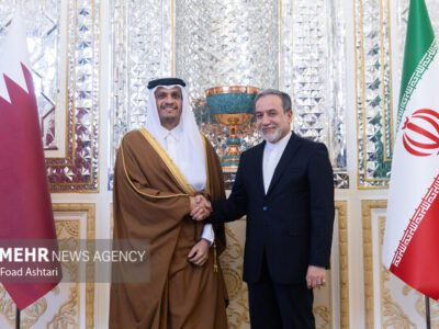 گفت وگوی تلفنی عراقچی و وزیر خارجه قطر درباره تحولات منطقه