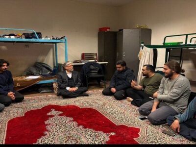 گفتگوی سه ساعته وزیر علوم با دانشجویان