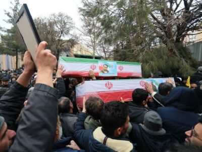 آیین وداع با پیکر 84 شهید ناوشکن «دنا» در میادین تهران برگزار می‌شود