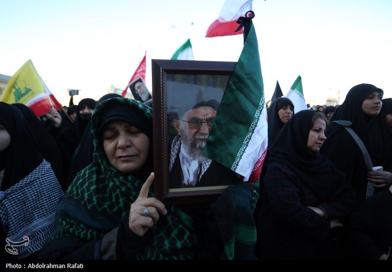 اهریمنی که رهبر ما را شهید کرد؛ از او حسین ساخت، خودش را یزید کرد