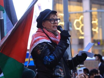 بازیگر هالیوودی: حمله به ایران را متوقف کنید