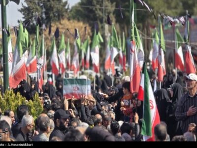 حضور حماسی مردم پایتخت در مراسم تشییع شهدای جنگ رمضان