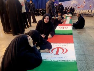 خاکسپاری حدود 40 شهید حمله آمریکایی صهیونی در قطعه 42