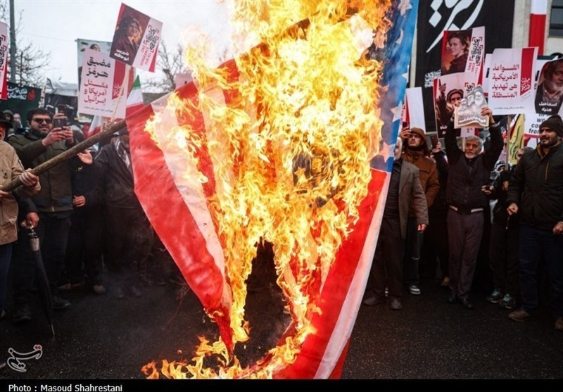 غرش بی‌حاصل آهن در ساحت یقین