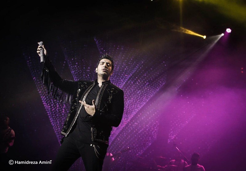 کمک فرزاد فرزین برای بازسازی خانههای آسیبدیده