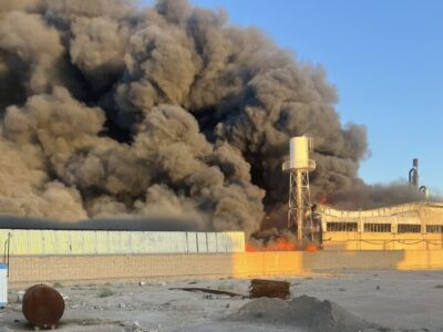 آتش‌سوزی واحد تولید روغن شهرضا اطفا شد؛ مصدومیت ۲ نفر