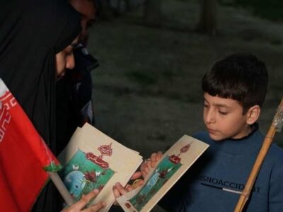 اهدای بسته فرهنگی کانون پرورش فکری به کودکان آسیب‌دیده از جنگ