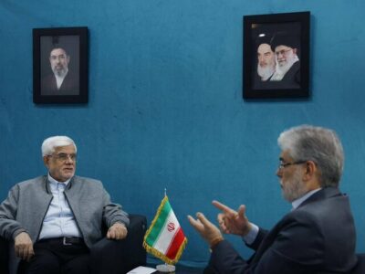 تاکید عارف بر تسریع بازسازی و کاهش فشار اقتصادی بر مردم