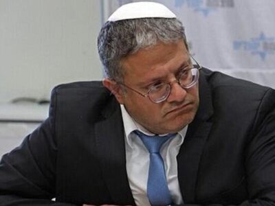 تیم حفاظت وزیر صهیونیست یک نوجوان فلسطینی را زیر گرفت