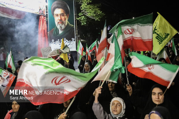 حماسه مردم زاهدان در پنجاه و هشتمین شب حضور در میدان