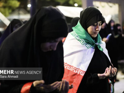 حمایت مردم مشهد از نیروهای مسلح