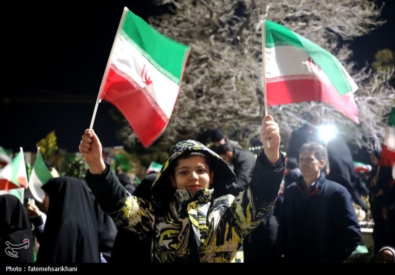 خون شهدا، رمز اتحاد ملت در میدان و پشتوانه قوی میز مذاکره + فیلم