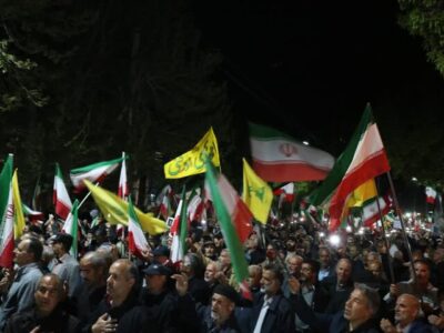 دشمن هیچ گاه مورد اعتماد نخواهد بود