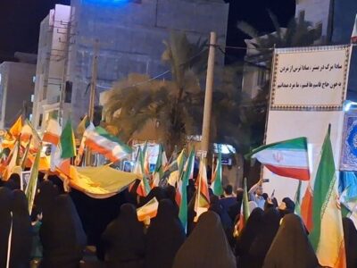 راهپیمایی شبانه مردم در گناوه