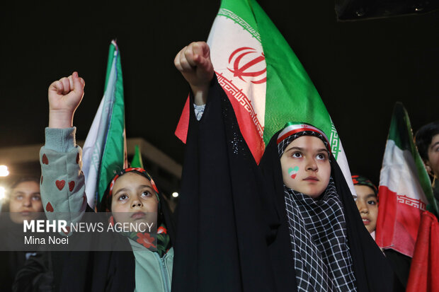 رزمایش دختران جان‌فدای ایران در کاشان