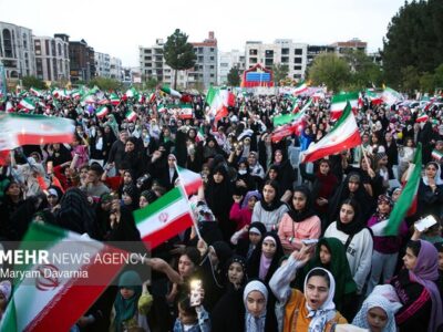 رفیعی: ایستادگی مردم قواعد نظامی و سیاسی دنیا را تغییر داد