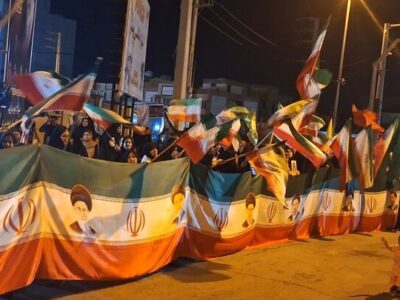 رقص پرچم اقتدار بر دستان میدان داران گناوه ای