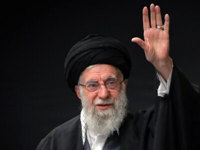 روایت صدری نیا از حساسیت رهبر شهید انقلاب به زبان فارسی