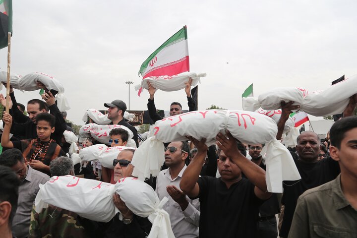 روزی که میناب کربلا شد؛ روایت مادری که محمدش را از میان آوار پیدا کرد