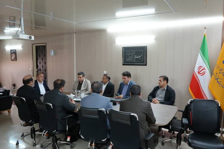 لزوم برخورد قانونی با مالکان انشعاب‌های غیرمجاز گاز و برق در لرستان